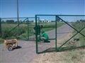 Radio Federal - Actualidad - Se reemplazó uno de los portones que dan a la Cacique Coliqueo