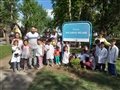 Radio Federal - Actualidad - LA MUNICIPALIDAD JUNTO A LA ESCUELA N°7 REALIZÓ LA PLANTACIÓN DE UN ARBUSTO