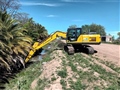Radio Federal - Actualidad - EL MUNICIPIO REALIZA TAREAS DE LIMPIEZA EN CANALES CON LA NUEVA RETROEXCAVADORA