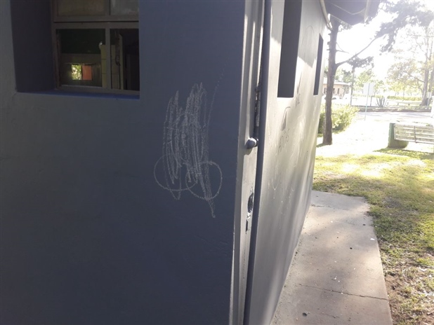 ACTOS DE VANDALISMO EN EL PARQUE 02