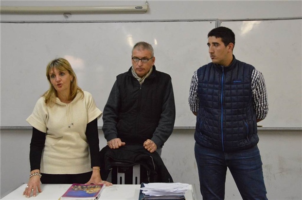 reunión con estudiantes becados 01