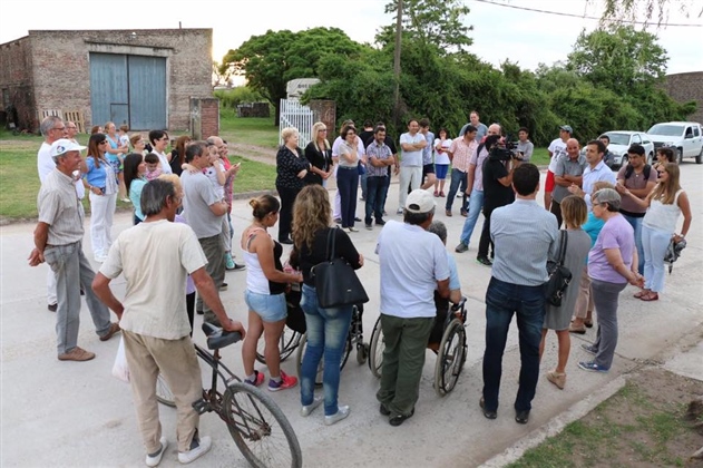 pavimento en barrio Los Zorzales 02