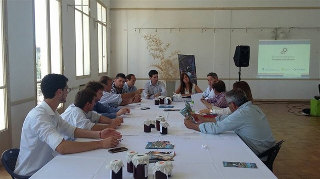 reunión de la Zona de Crecimiento Común en 25 de mayo 01