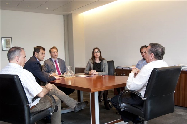 El intendente Bucca se reunió con el ministro Barañao 01
