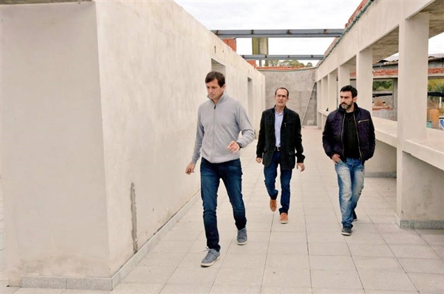 EL INTENDENTE RECORRIÓ LA OBRA DEL CRUB 01