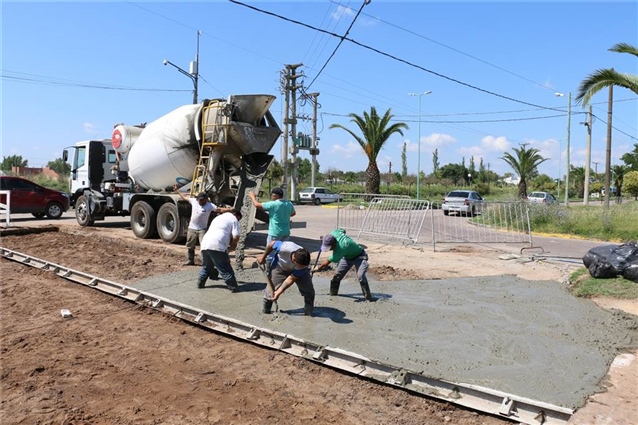 SE TRABAJA EN UN BACHE DE 9 DE JULIO Y 25 DE MAYO 02