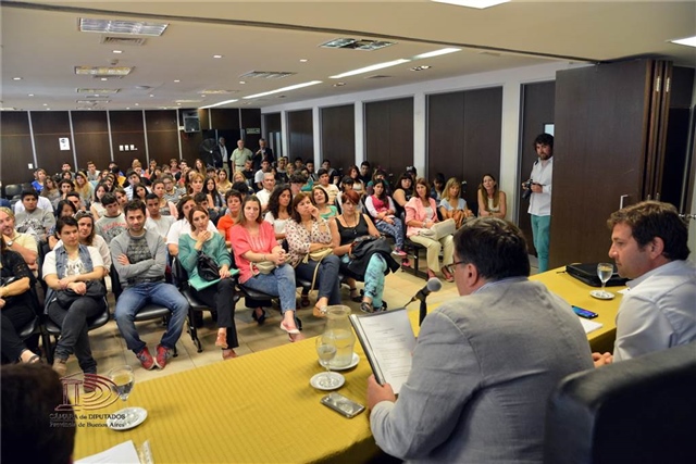 jornada sobre violencia, fútbol y escuela