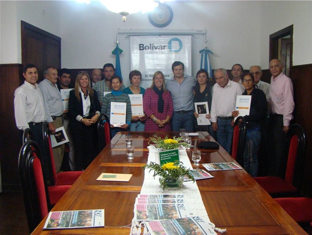 entrega de actas ley 24.374.JPG