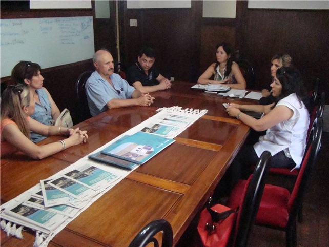 Entrega de aporte ecónomico escuelas.JPG