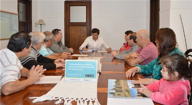 INTENDENTE SE REUNIÓ CON PADRES DE ESTUDIANTES DE POLICÍA 01