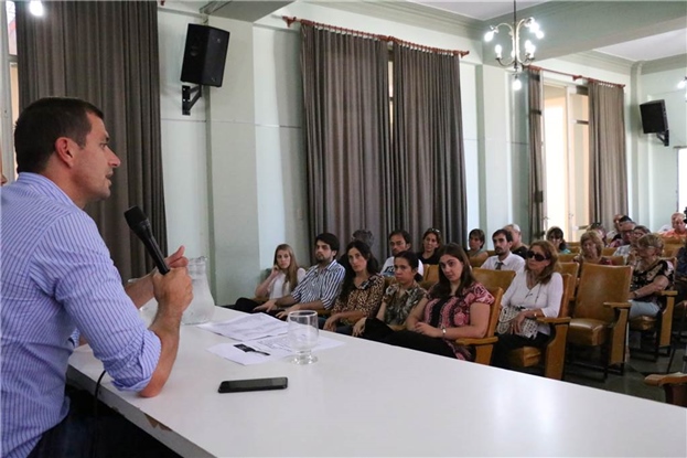 INTENDENTE BUCCA ENTREGÓ 40 BIENES DE FAMILIA 02