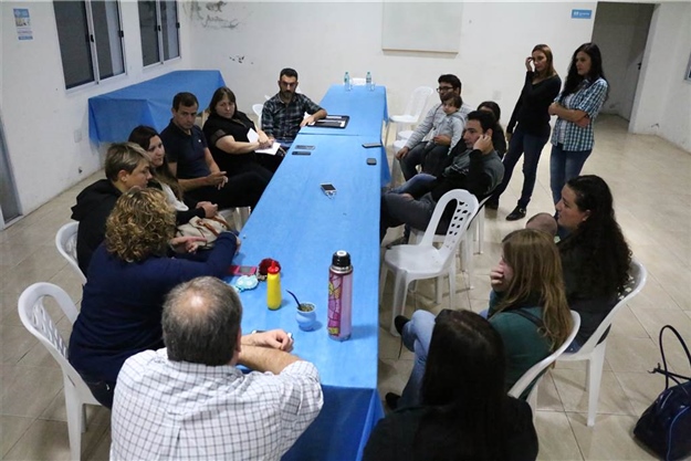 INTENDENTE SE REUNIÓN CON VECINOS DEL BARRIO AIRES DE JACARANDÁ 01