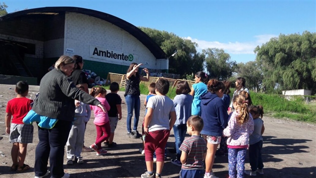 DIRECCIÓN DE AMBIENTE CAPACITÓ OCHENTA JOVENES 02