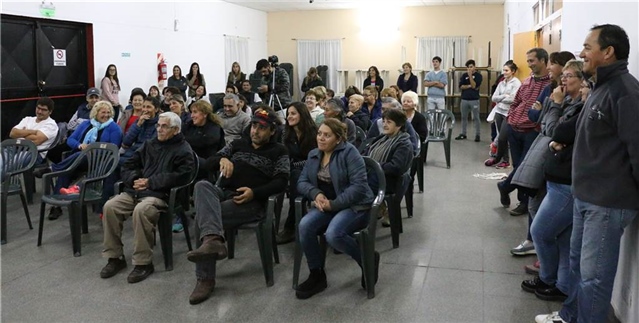 INTENDENTE SE REUNIÓN CON VECINOS DE BARRIO COOPERATIVA 02
