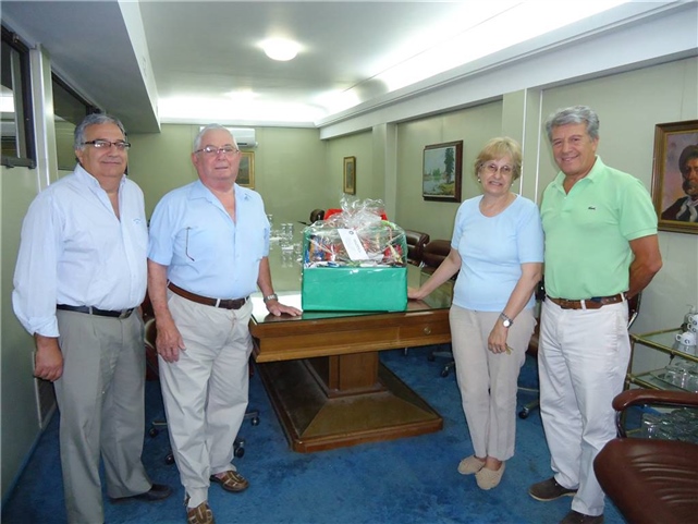 Cámara Comercial Entrega Premio Fin de Año.JPG